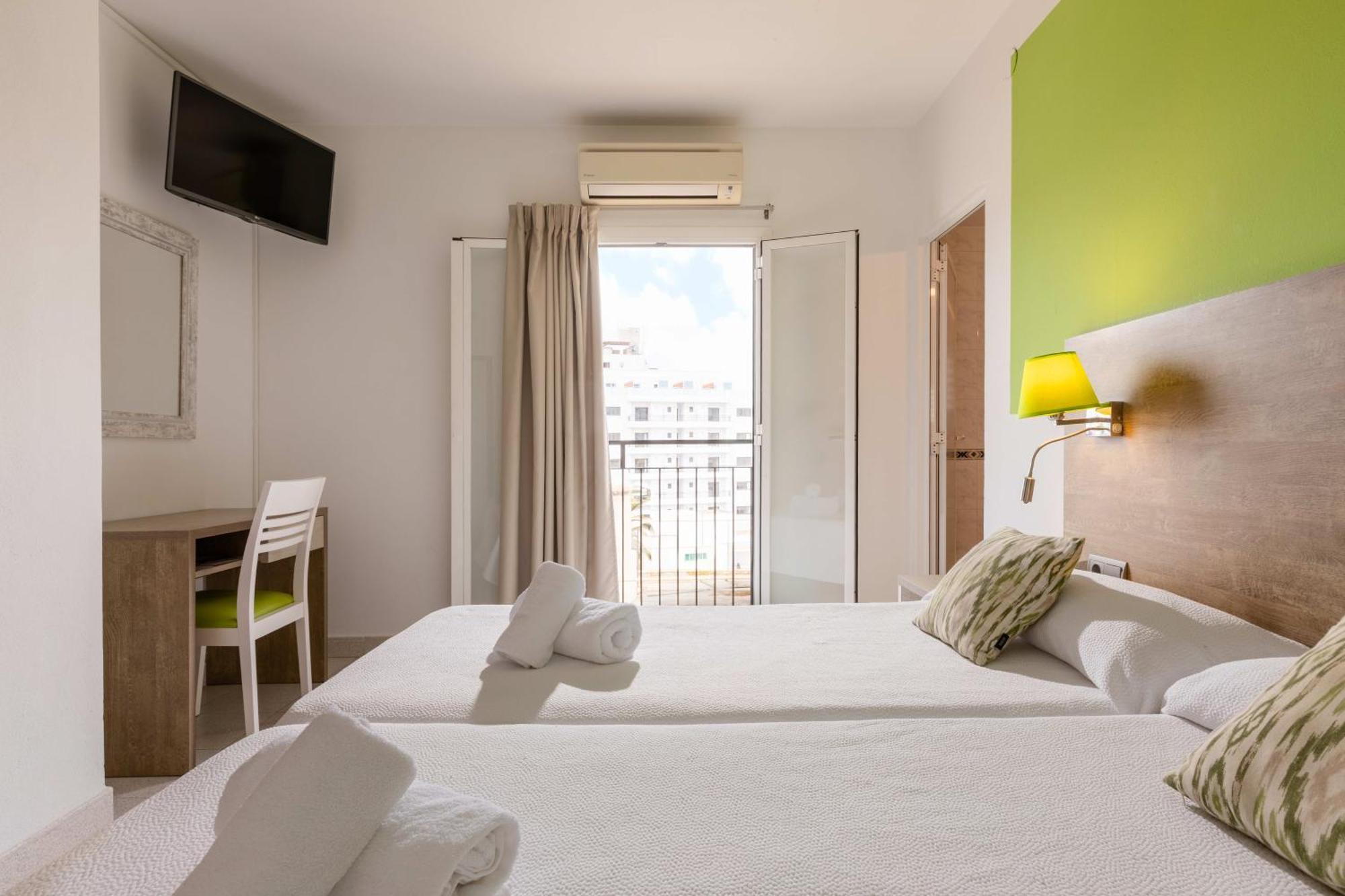 Hostal Mari San Antonio  Eksteriør billede