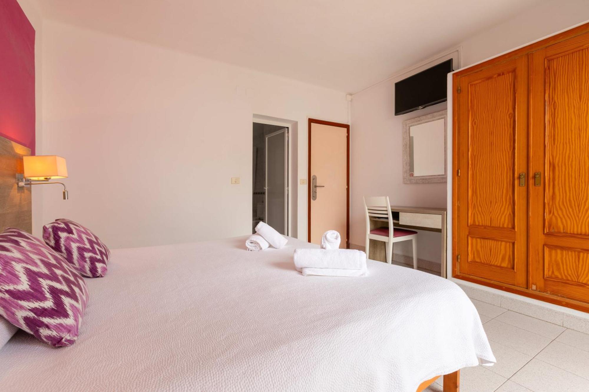 Hostal Mari San Antonio  Eksteriør billede